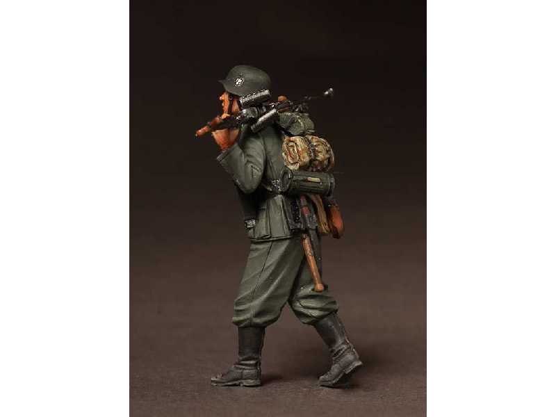 The German Infantryman With Anti-tank Rifles Pzb-39 - zdjęcie 1 The German Infantryman With Anti-tank Rifles Pzb-39 - zdjęcie 1