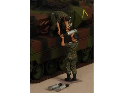 Ammo Loading Tankmens Of The Bundeswehr 2 Figures - zdjęcie 6