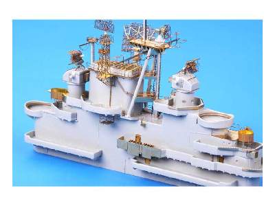 USS CV-10 Yorktown island 1/350 - Trumpeter - zdjęcie 8