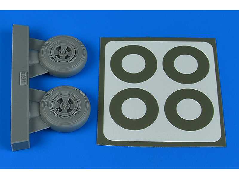 Spitfire Mk.IX wheels (4-spoke) & paint masks - Tamiya - zdjęcie 1 Spitfire Mk.IX wheels (4-spoke) & paint masks - Tamiya - zdjęcie 1