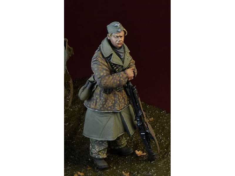 Waffen SS Mg Gunner, Ardennes 1944 - zdjęcie 1 Waffen SS Mg Gunner, Ardennes 1944 - zdjęcie 1