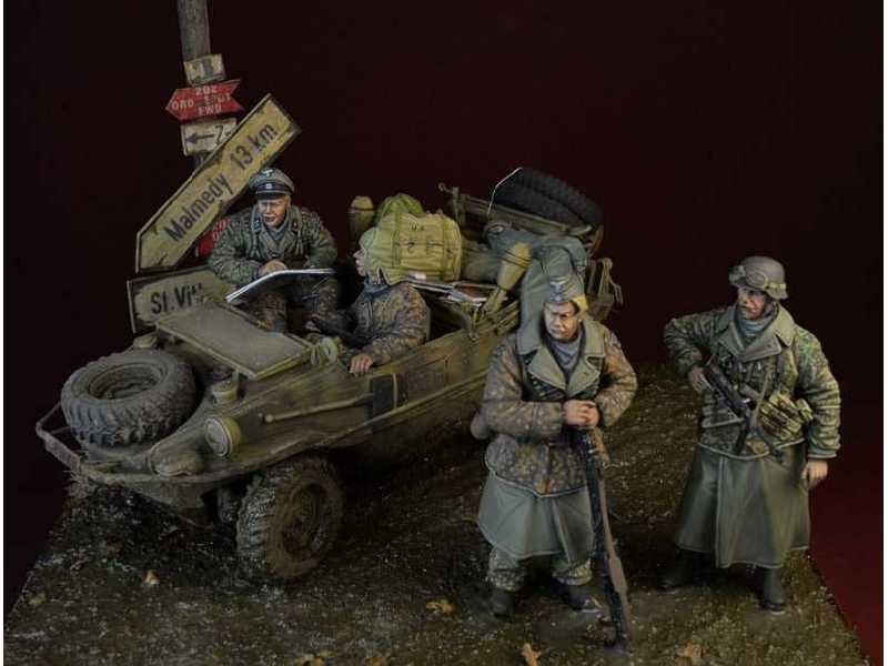 Waffen SS Big Set, Ardennes 1944, 4 Figures + Schwimmwagen Acces - zdjęcie 1 Waffen SS Big Set, Ardennes 1944, 4 Figures + Schwimmwagen Acces - zdjęcie 1