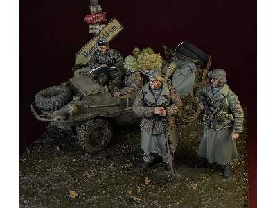 Waffen SS Big Set, Ardennes 1944, 4 Figures + Schwimmwagen Acces - zdjęcie 2