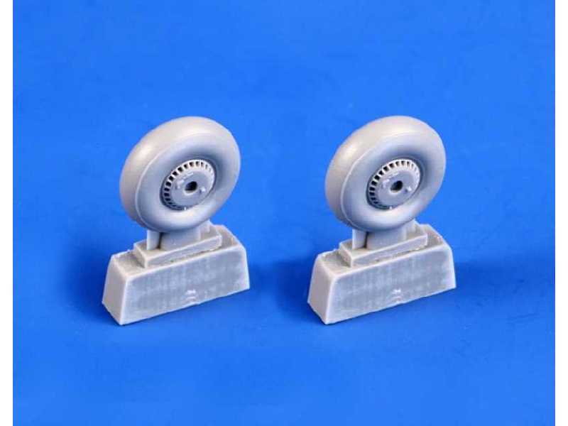 Reggiane Re 2005 Main Wheels - zdjęcie 1 Reggiane Re 2005 Main Wheels - zdjęcie 1