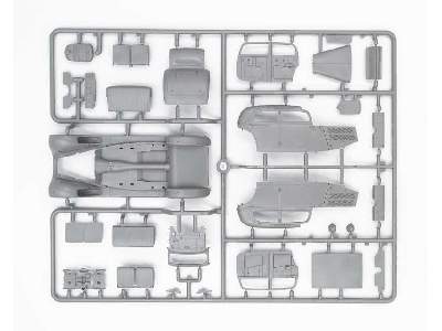 Mercedes-Benz Typ 320 (W142) Saloon z niemieckimi sztabowcami - zdjęcie 3