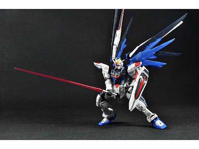 Freedom Gundam (Gundam 83575) - zdjęcie 4