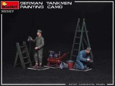 Niemieccy czołgiści malujący kamuflaż - zdjęcie 9