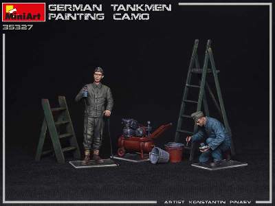 Niemieccy czołgiści malujący kamuflaż - zdjęcie 11