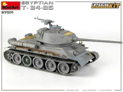 Egipski T-34/85 - model z wnętrzem - zdjęcie 67