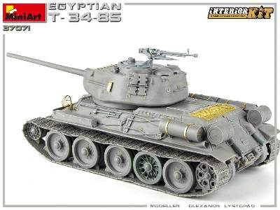 Egipski T-34/85 - model z wnętrzem - zdjęcie 70