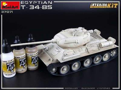 Egipski T-34/85 - model z wnętrzem - zdjęcie 72