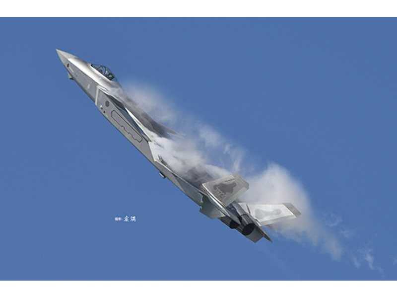 Chengdu J-20 chiński myśliwiec - zdjęcie 1 Chengdu J-20 chiński myśliwiec - zdjęcie 1