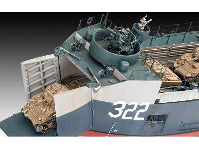 US Navy Landing Ship Medium - zdjęcie 2