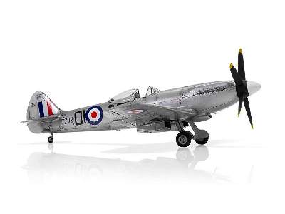 Supermarine Spitfire FR Mk.XIV - zdjęcie 8