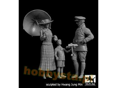 Lady With Umbrella + Boy With Airplane + British Pilot WWi - zdjęcie 2