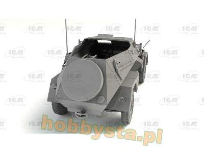 Sd.Kfz. 247 Ausf.B, niemiecki opancerzony wóz dowodzenia  - zdjęcie 6