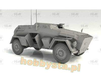 Sd.Kfz. 247 Ausf.B, niemiecki opancerzony wóz dowodzenia  - zdjęcie 8
