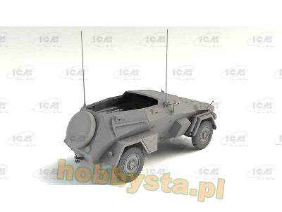 Sd.Kfz. 247 Ausf.B, niemiecki opancerzony wóz dowodzenia  - zdjęcie 9