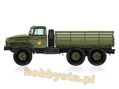 Ural-4320 rosyjska ciężarówka - zdjęcie 1