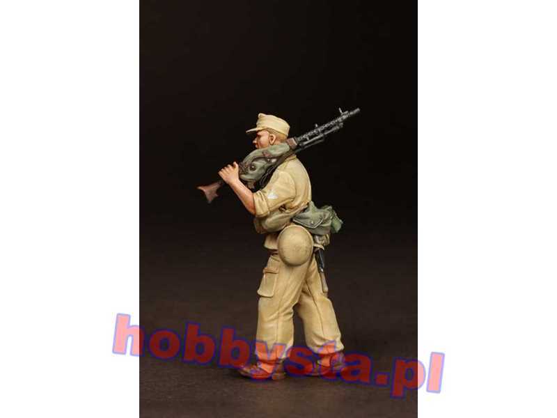 Machine Gunner Fallschirmjäger - Brigade Ramcke. El Alamein, Aug - zdjęcie 1 Machine Gunner Fallschirmjäger - Brigade Ramcke. El Alamein, Aug - zdjęcie 1