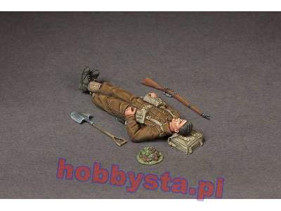 British Infantryman At Rest. - zdjęcie 4