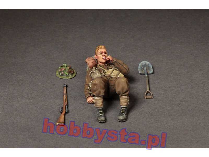 British Infantryman At Rest. - zdjęcie 1 British Infantryman At Rest. - zdjęcie 1