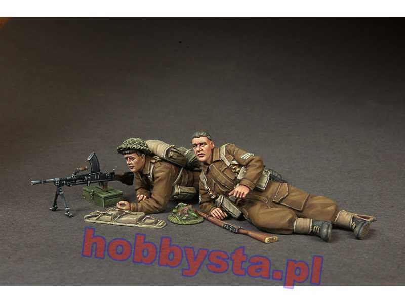 Sergeant And Machine Gunner British Infantry At Rest. - zdjęcie 1