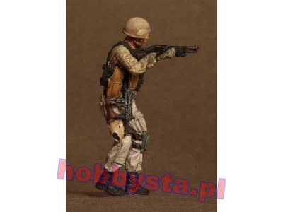 Mercenary With A Shotgun - zdjęcie 1