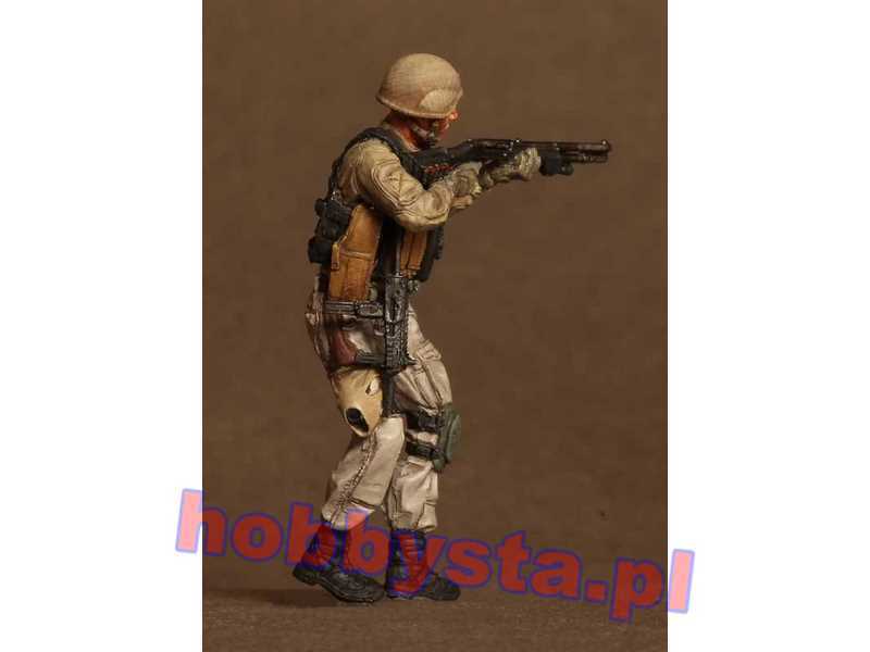 Mercenary With A Shotgun - zdjęcie 1 Mercenary With A Shotgun - zdjęcie 1