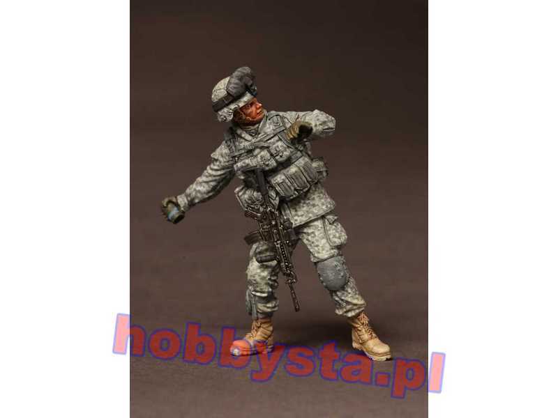 Soldier 2nd Infantry Division - zdjęcie 1 Soldier 2nd Infantry Division - zdjęcie 1