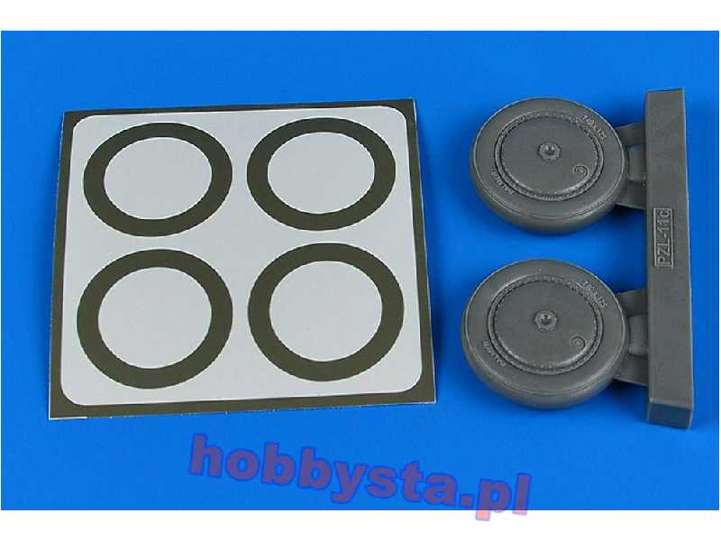 PZL-11 wheels & paint masks - zdjęcie 1 PZL-11 wheels & paint masks - zdjęcie 1