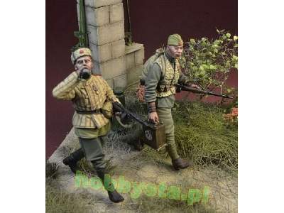 Soviet Troopers, Europe 1944-46 - zdjęcie 1