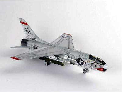 Chance Vought F-8E Crusader - VF-111 Sundowners - zdjęcie 2