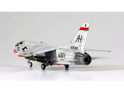 Chance Vought F-8E Crusader - VF-111 Sundowners - zdjęcie 5