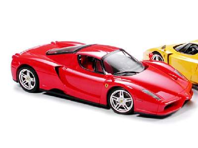 Enzo Ferrari Rosso Corsa - zdjęcie 1