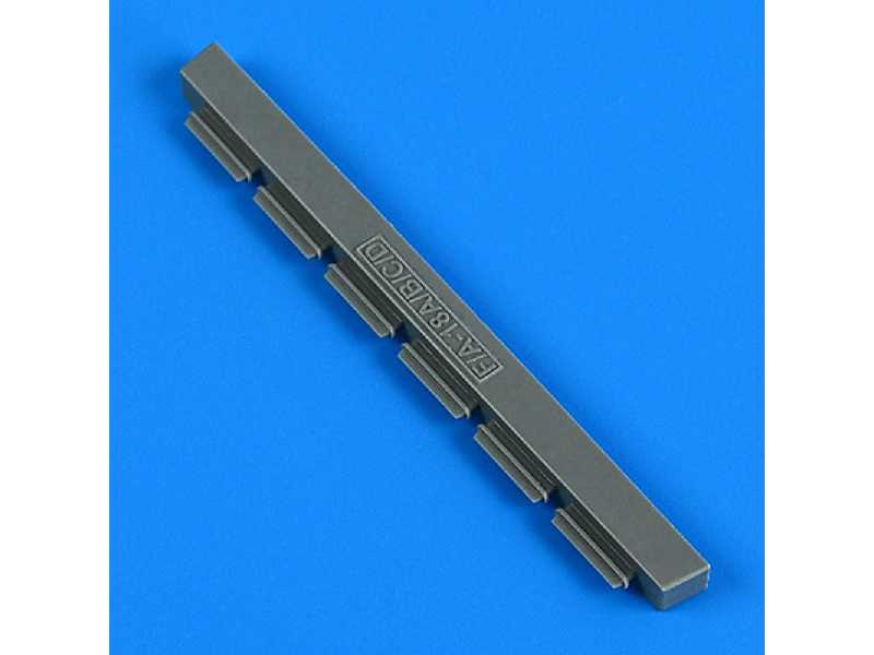 F/A-18 A/B/C/D APX-IFF antenna - zdjęcie 1 F/A-18 A/B/C/D APX-IFF antenna - zdjęcie 1