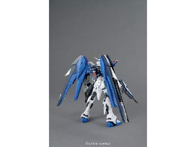 Freedom Gundam Ver.2.0 Bl (Gundam 61611) - zdjęcie 3