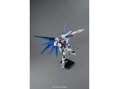 Freedom Gundam Ver.2.0 Bl (Gundam 61611) - zdjęcie 7