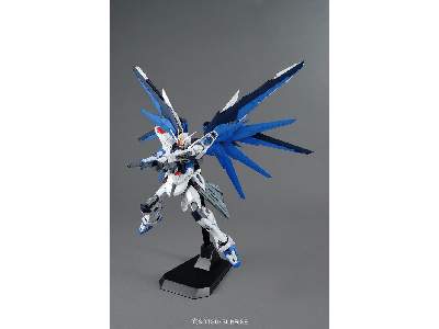 Freedom Gundam Ver.2.0 Bl (Gundam 61611) - zdjęcie 8