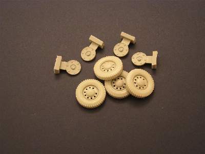 Road Wheels For Scout Car Dingo - zdjęcie 2