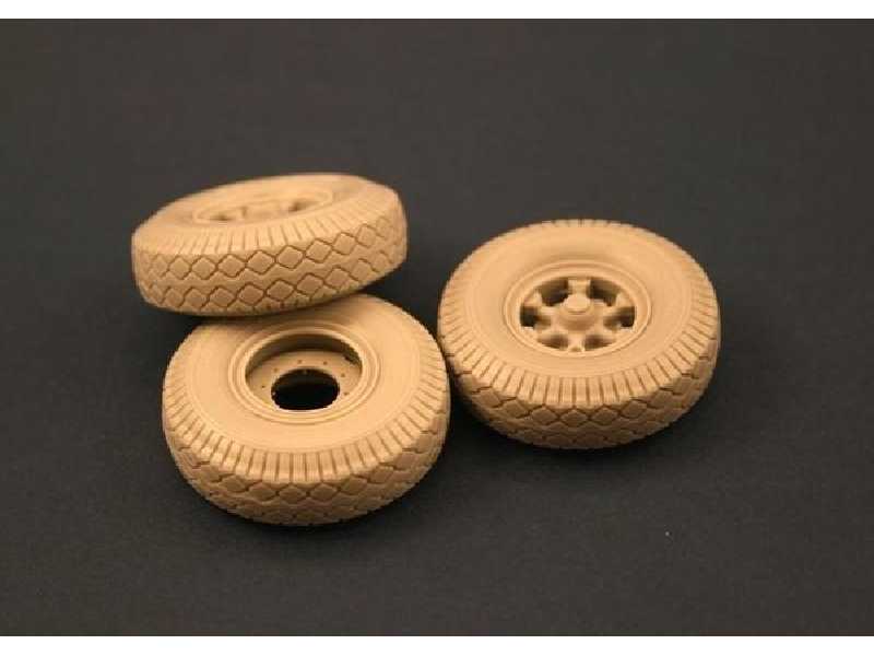Road Wheels With Spare For Sd.Kfz.9 Famo - zdjęcie 1 Road Wheels With Spare For Sd.Kfz.9 Famo - zdjęcie 1