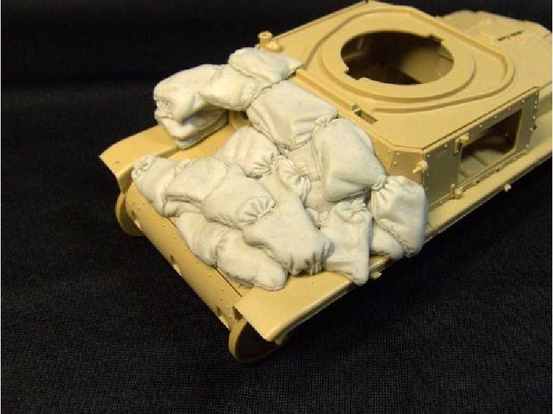 Sand Armor For Fiat 13/40 (Tamiya Kit) - zdjęcie 1 Sand Armor For Fiat 13/40 (Tamiya Kit) - zdjęcie 1