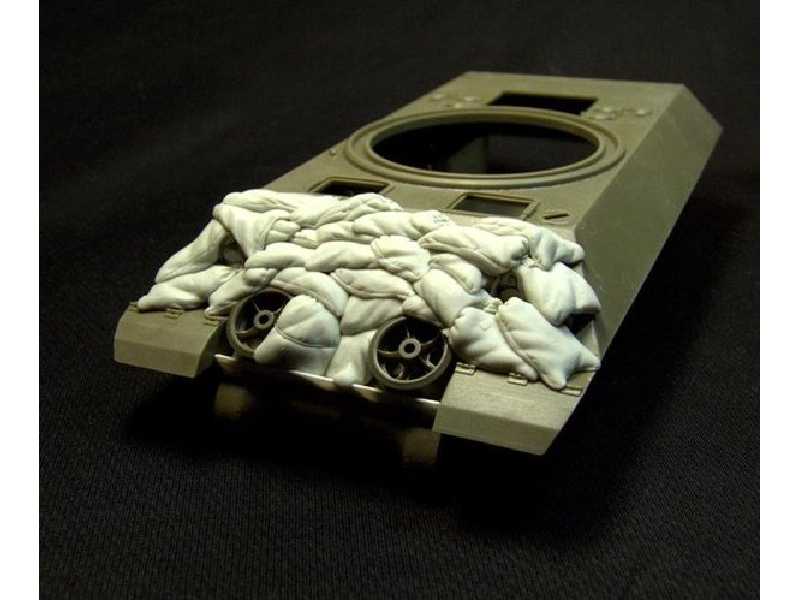 Sand Armor For M10 Wolverine Tank Destroyer - zdjęcie 1 Sand Armor For M10 Wolverine Tank Destroyer - zdjęcie 1