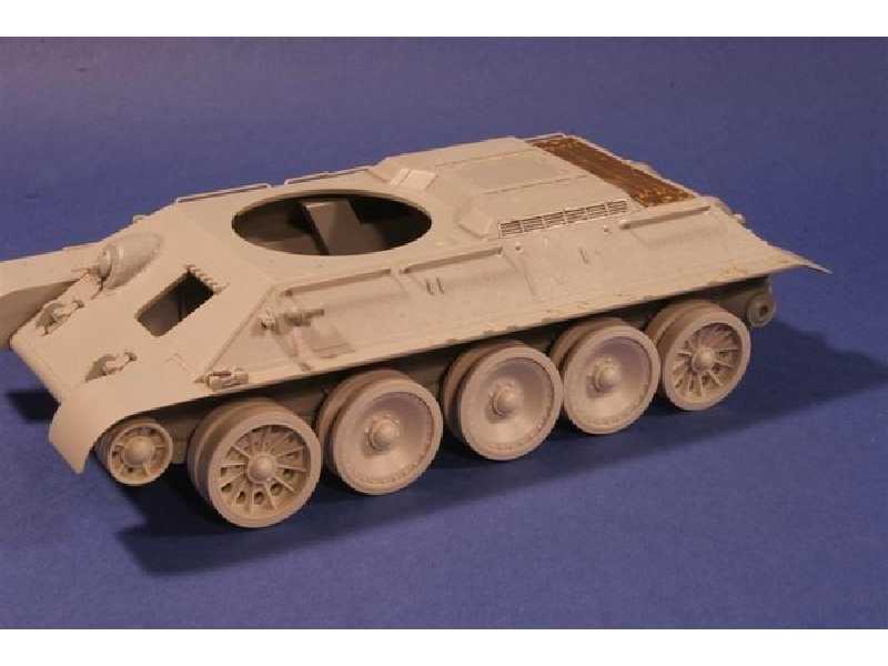 T-34 With Captured Panther Road Wheels (183 And 174 Zavod) - zdjęcie 1 T-34 With Captured Panther Road Wheels (183 And 174 Zavod) - zdjęcie 1