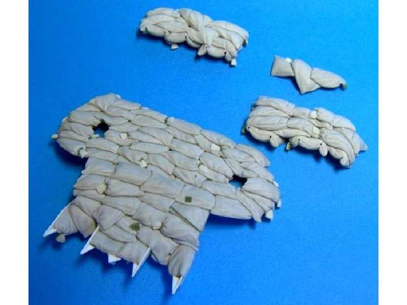 Heavy Sand Armor For M10 Wolverine Tank Destroyer - zdjęcie 1 Heavy Sand Armor For M10 Wolverine Tank Destroyer - zdjęcie 1