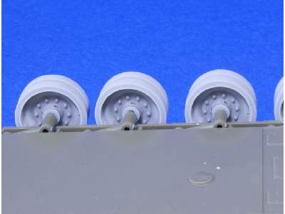 Road Wheels For A34 Comet - zdjęcie 4