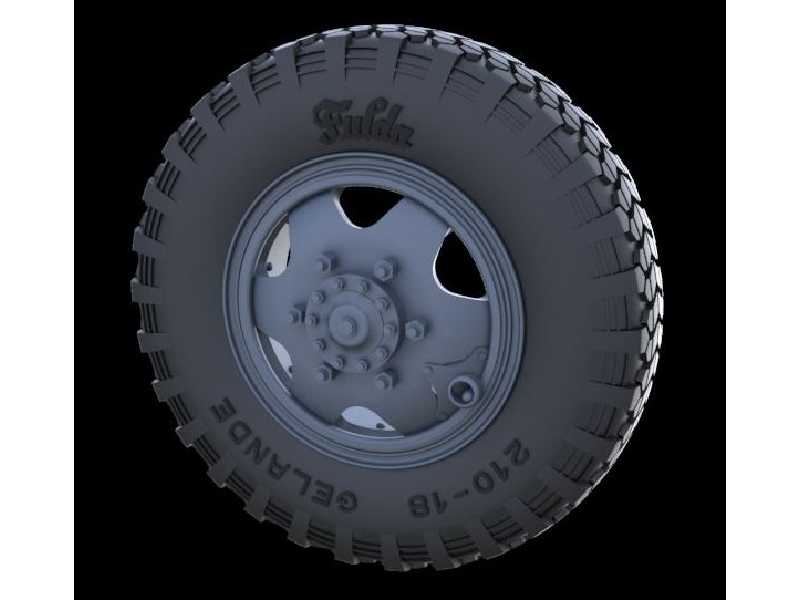 Sd.Kfz 231 Road Wheels (Early Gelande Pattern) - zdjęcie 1