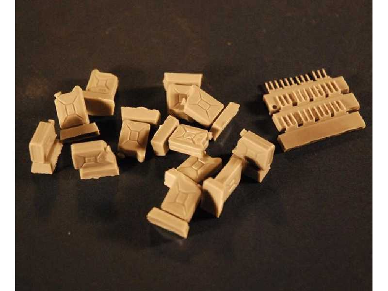 WWii Italian 20l Canisters (12pcs) - zdjęcie 1 WWii Italian 20l Canisters (12pcs) - zdjęcie 1