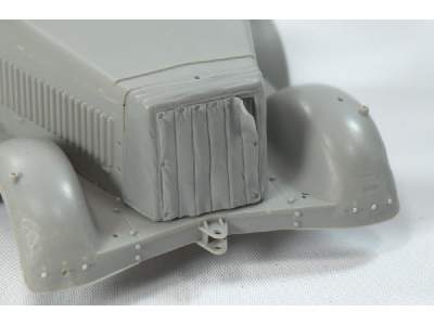 Sd.Kfz 7 Engine Deck With Canvas Cover (Trumpeter Kits) - zdjęcie 3