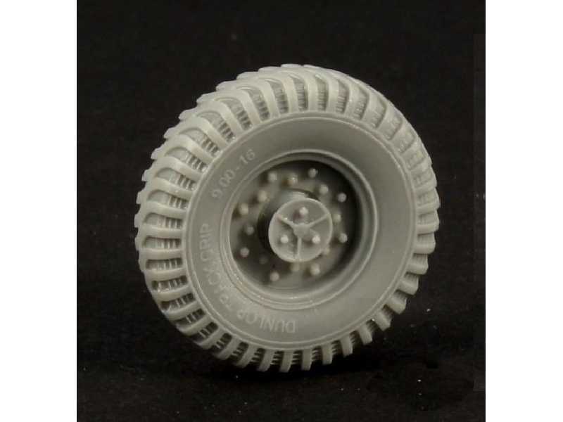Road Wheels For Chevrolet C15 Ac (Dunlop) - zdjęcie 1 Road Wheels For Chevrolet C15 Ac (Dunlop) - zdjęcie 1